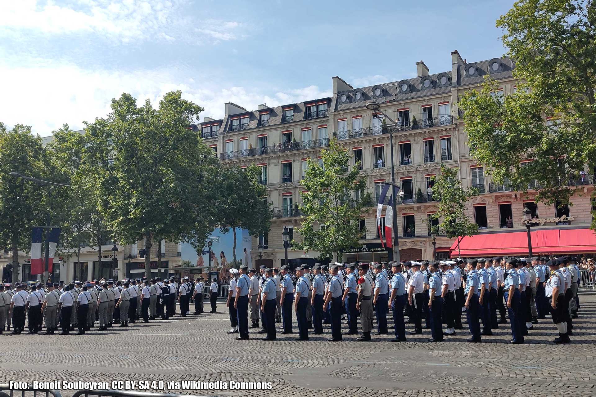 Read more about the article Danske soldater og kamp-fly i Paris