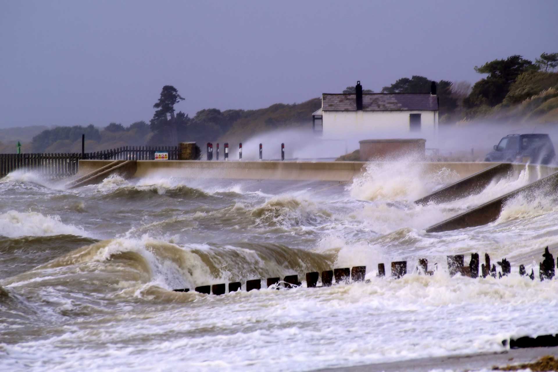 Read more about the article Hvem skal betale efter storm-floden?
